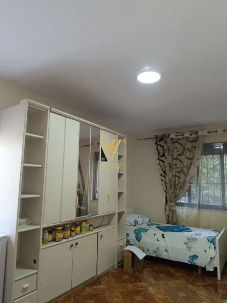 Tirane, jepet me qera apartament 2+1+Ballkon Kati 1, 74 m² 500 € (RRUGA DRITAN HOXHA)