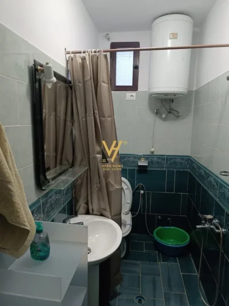 Tirane, jepet me qera apartament 2+1+Ballkon Kati 1, 74 m² 500 € (RRUGA DRITAN HOXHA)