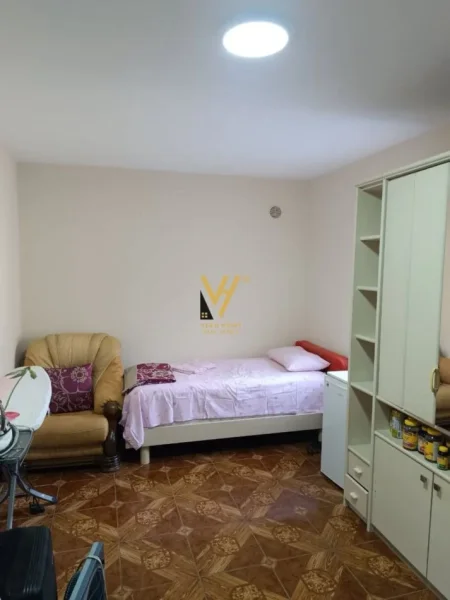 Tirane, jepet me qera apartament 2+1+Ballkon Kati 1, 74 m² 500 € (RRUGA DRITAN HOXHA)