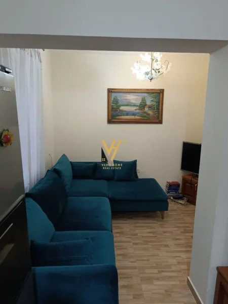 Tirane, jepet me qera apartament 2+1+Ballkon Kati 1, 74 m² 500 € (RRUGA DRITAN HOXHA)