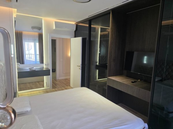 Tirane, jepet me qera apartament 2+1+Ballkon Kati 7, 117 m² 1.000 € (REZIDENCA OASIS)