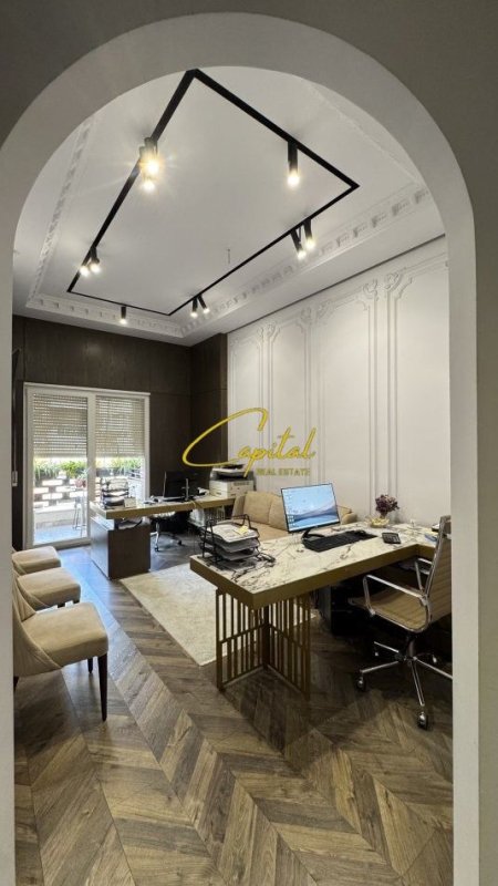 Tirane, jepet me qera zyre Kati 7, 55 m² 600 € (KOMPLEKSI GOLDEN PARK)