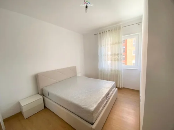 Tirane, jepet me qera apartament 2+1 Kati 2, 101 m² 650 € (rruga e dibres)