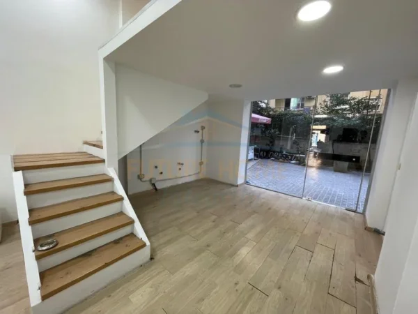 Jepet me Qera Ambient Biznesi Kati 0, 1.300 €