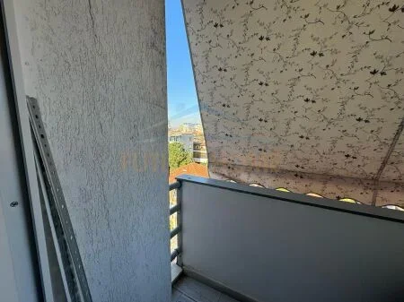 Tirane, shitet apartament 2+1 Kati 3, 73 m² 203.000 € (Selvia)