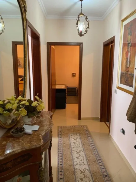 Tirane, jepet me qera apartament 2+1 Kati 8, 120 m² 900 € (Manhatan Bllok)