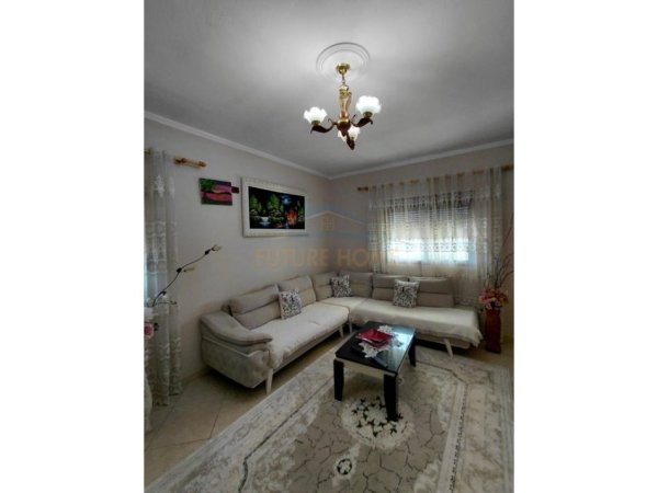Tirane, shitet shtepi 5+1+Ballkon Kati 3, 504 m² 680.000 € (Kamez)