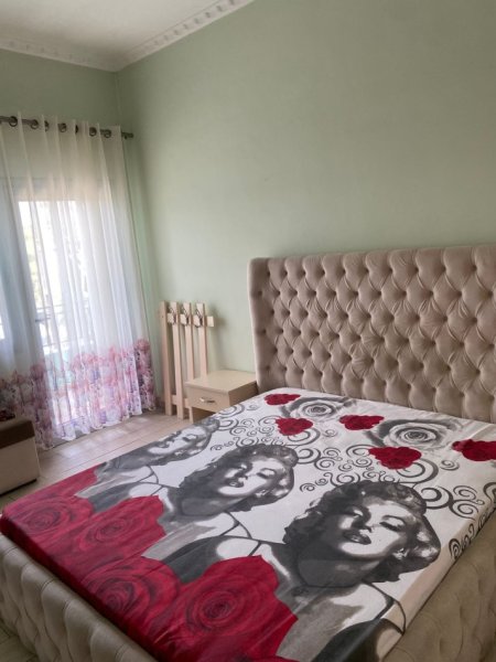 Tirane, jepet me qera apartament 1+1 Kati 2, 50 m² 300 € (tufine)