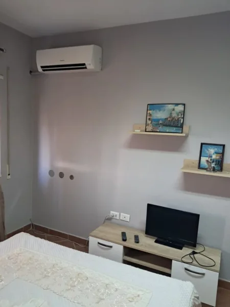 Tirane, jepet me qera garsonier 1+1 Kati 2, 40 m² 500 € (Myslym Shyr)