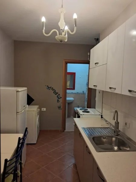 Tirane, jepet me qera garsonier 1+1 Kati 2, 40 m² 500 € (Myslym Shyr)