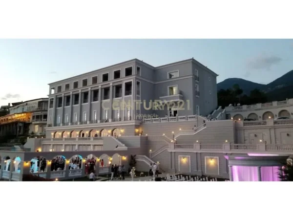 Tirane, shitet hotel Kati 3, 16.000 m² 5.500.000 € (Dajt)
