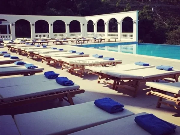 Tirane, shitet hotel Kati 3, 16.000 m² 5.500.000 € (Dajt)