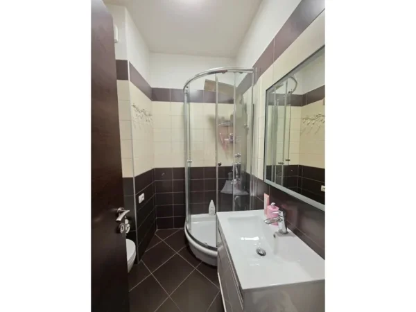 Tirane, shitet apartament 1+1 Kati 4, 62 m² 179.000 € (Ish-parku)