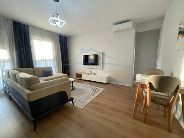 Tirane, jepet me qera apartament 1+1+Ballkon Kati 6, 68 m² 600 € (Don Bosko)