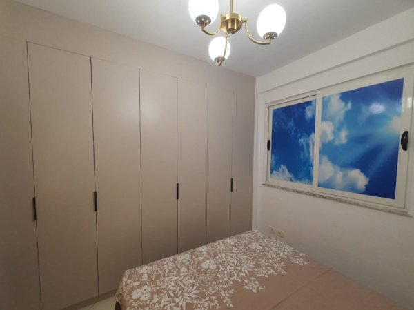 Tirane, jepet me qera apartament 1+1+Ballkon Kati 3, 65 m² 600 € 