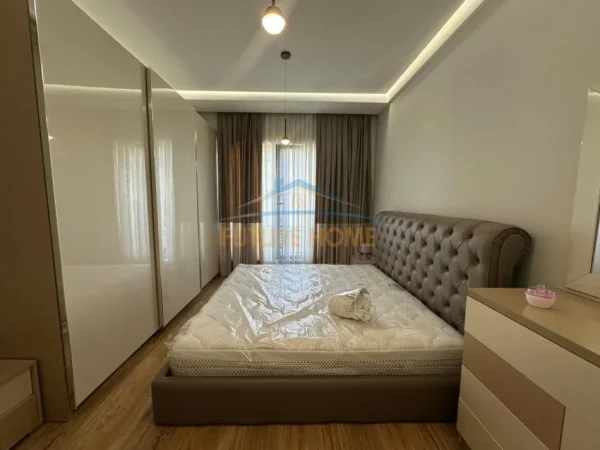 Tirane, jepet me qera apartament 2+1+Ballkon Kati 4, 114 m² 1.000 € (Kompleksi Delijorgji)