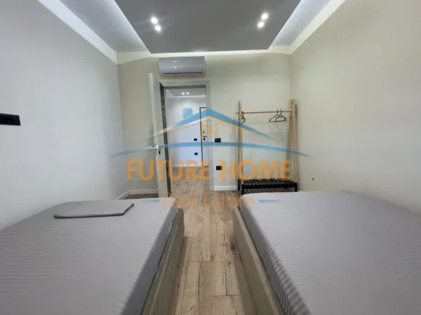Tirane, jepet me qera apartament 2+1+Ballkon Kati 9, 110 m² 1.400 € (Kompleksi Dinamo)
