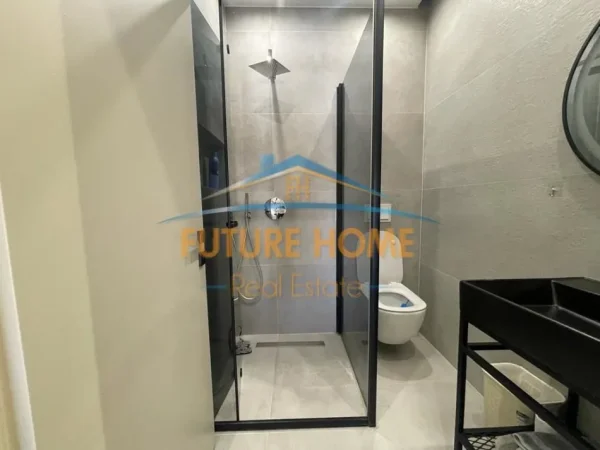 Tirane, jepet me qera apartament 2+1+Ballkon Kati 9, 110 m² 1.400 € (Kompleksi Dinamo)