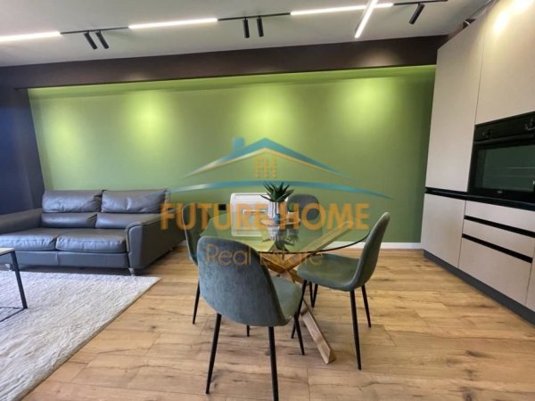 Tirane, jepet me qera apartament 2+1+Ballkon Kati 9, 110 m² 1.400 € (Kompleksi Dinamo)