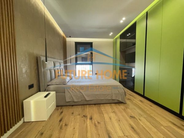 Tirane, jepet me qera apartament 2+1+Ballkon Kati 9, 110 m² 1.400 € (Kompleksi Dinamo)