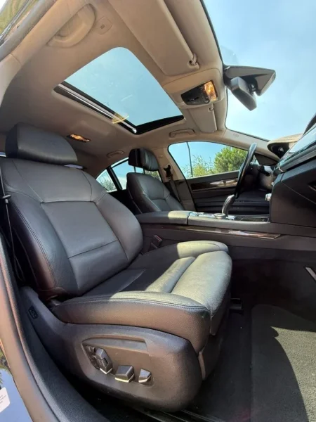 Tirane, shes makine BMW Nafte, e zeze automatik Klima 200 km 12.500 €