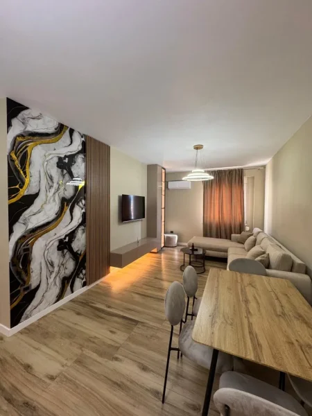 Tirane, jepet me qera apartament 1+1+Ballkon Kati 7, 70 m² 600 € (rruga e Kavajes)
