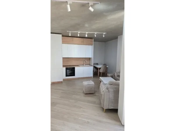 Tirane, jepet me qera apartament 1+1 Kati 8, 78 m² 600 € (Astir)