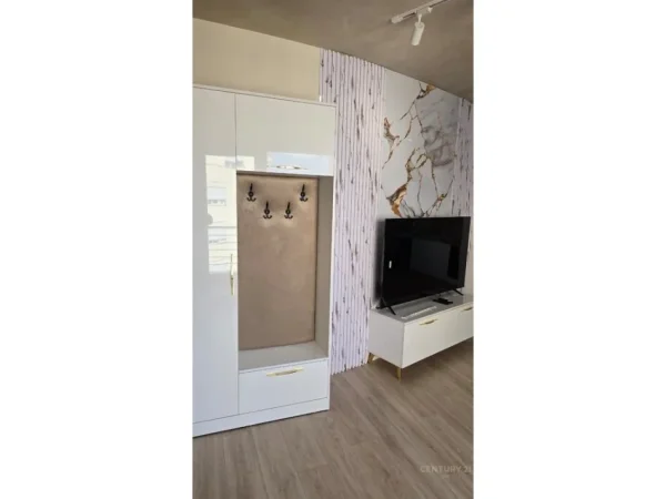 Tirane, jepet me qera apartament 1+1 Kati 8, 78 m² 600 € (Astir)