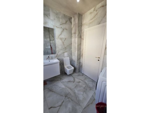 Tirane, jepet me qera apartament 1+1 Kati 8, 78 m² 600 € (Astir)