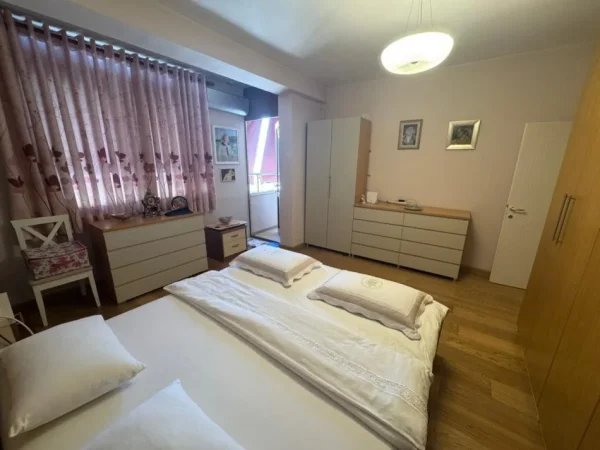 Tirane, shitet apartament 3+1+Aneks+Ballkon Kati 7, 140 m² 240.000 € 