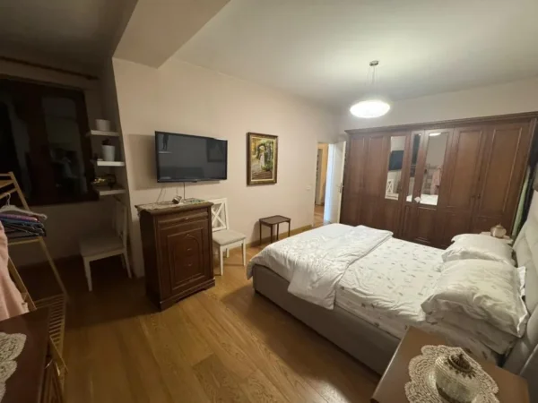 Tirane, shitet apartament 3+1+Aneks+Ballkon Kati 7, 140 m² 240.000 € 