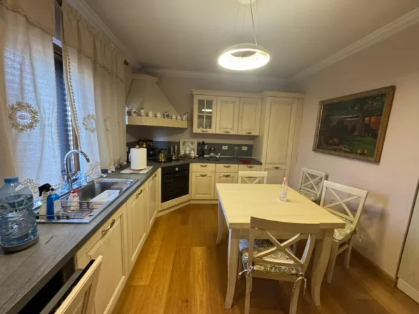 Tirane, shitet apartament 3+1+Aneks+Ballkon Kati 7, 140 m² 240.000 € 