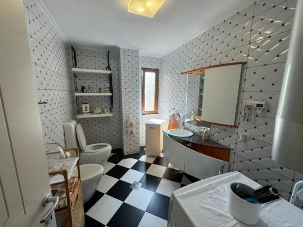 Tirane, shitet apartament 3+1+Aneks+Ballkon Kati 7, 140 m² 240.000 € 