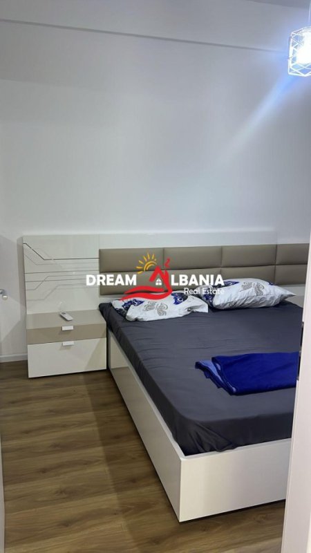 Tirane, jepet me qera apartament 1+1 , 65 m² 400 € (residenca Oxa)