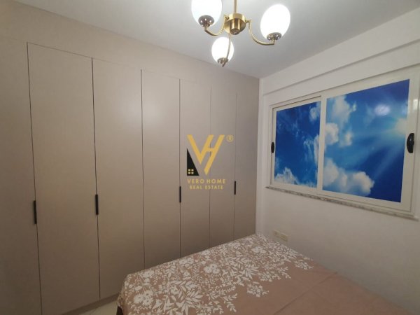 Tirane, jepet me qera apartament 1+1+Ballkon Kati 3, 60 m² 600 € (KODRA E DIELLIT)