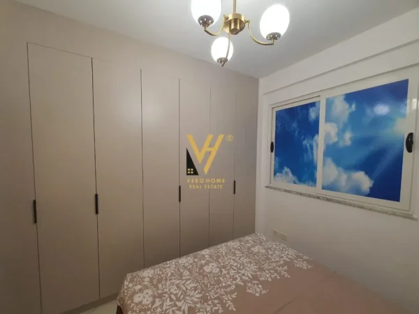 Tirane, jepet me qera apartament 1+1+Ballkon Kati 3, 60 m² 600 € (KODRA E DIELLIT)