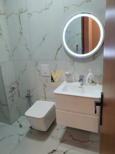 Tirane, jepet me qera apartament 1+1+Ballkon Kati 3, 60 m² 600 € (KODRA E DIELLIT)