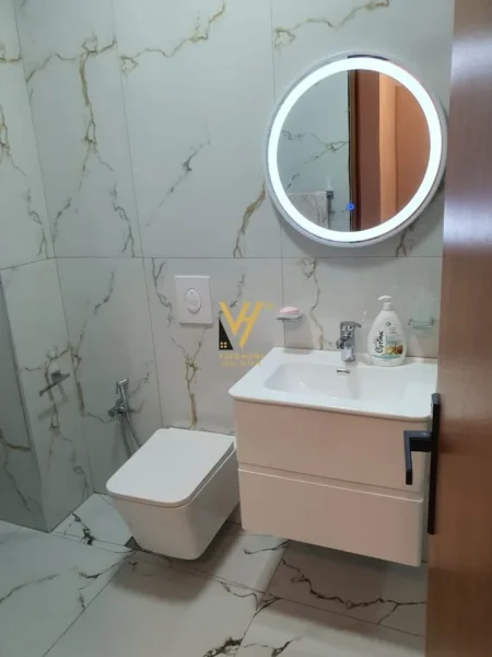 Tirane, jepet me qera apartament 1+1+Ballkon Kati 3, 60 m² 600 € (KODRA E DIELLIT)
