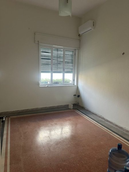 Durres, jepet me qera ambjent biznesi Kati 2, 160 m² 500 € (Gjykata)