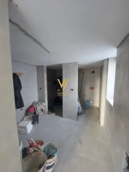 Tirane, shitet dyqan Kati 0, 111 m² 430.000 € (DON BOSKO)