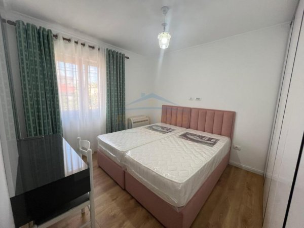 Tirane, jepet me qera apartament 3+1+Ballkon Kati 1, 111 m² 1.000 € (Bulevardi Zogu i Pare)