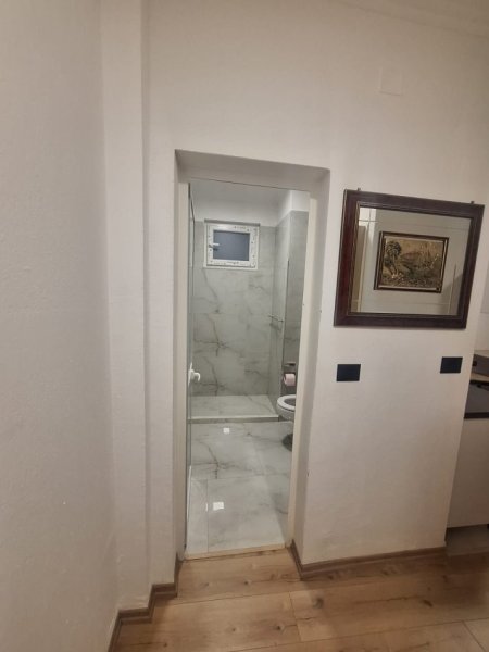 Tirane, jepet me qera garsonier 1+1 Kati 5, 25 m² 370 € (Muhamet Gjollesha, tek Hotel Doro City)