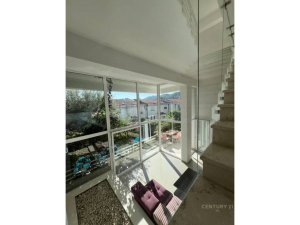 Tirane, jepet me qera Vile 2 Katshe Kati 0, 491 m² 4.500 € (Kodra e Diellit 1)