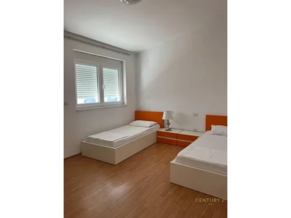 Tirane, jepet me qera Vile 2 Katshe Kati 0, 491 m² 4.500 € (Kodra e Diellit 1)