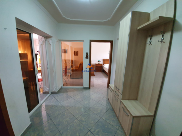 Tirane, jepet me qera apartament 1+1 Kati 5, 60 m² 600 € (PRANE GJIMNAZIT FAIK KONICA, M. SHYRI)