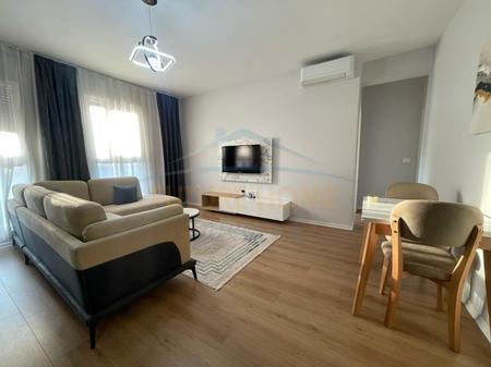 Tirane, jepet me qera apartament 1+1+Ballkon Kati 6, 68 m² 600 € (Rezidenca Trio Tower)