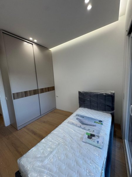 Tirane, jepet me qera apartament 2+1+Ballkon Kati 2, 86 m² 650 € (Perballe Spitalit Amerikan 3)