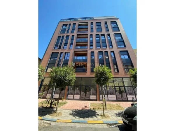 Tirane, jepet me qera zyre Kati 1, 315 m² 4.500 € 