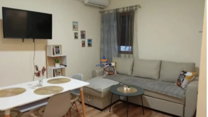 Tirane, jepet me qera apartament 1+1 Kati 1, 60 m² 600 € (PRANE FONDIT BESA, M. SHYRI)