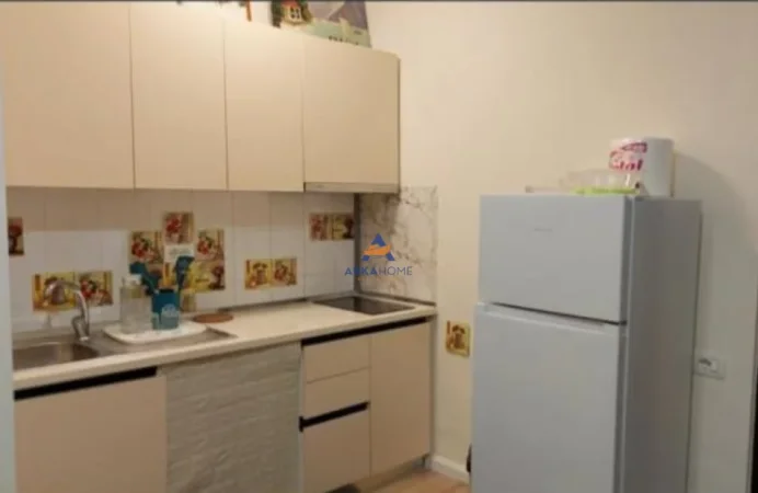 Tirane, jepet me qera apartament 1+1 Kati 1, 60 m² 600 € (PRANE FONDIT BESA, M. SHYRI)